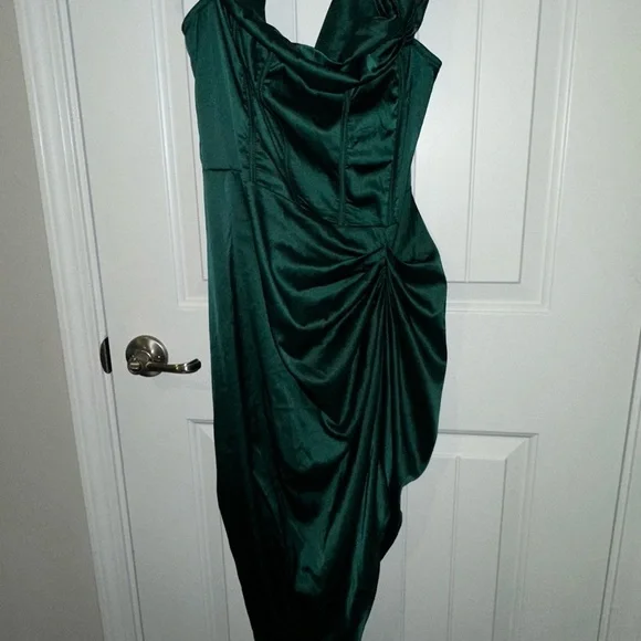 SHEIN Dark Green Asymmetrical Dress - Picture 2 of 6